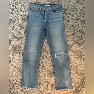 Like New Levi’s Wedgie Straight
